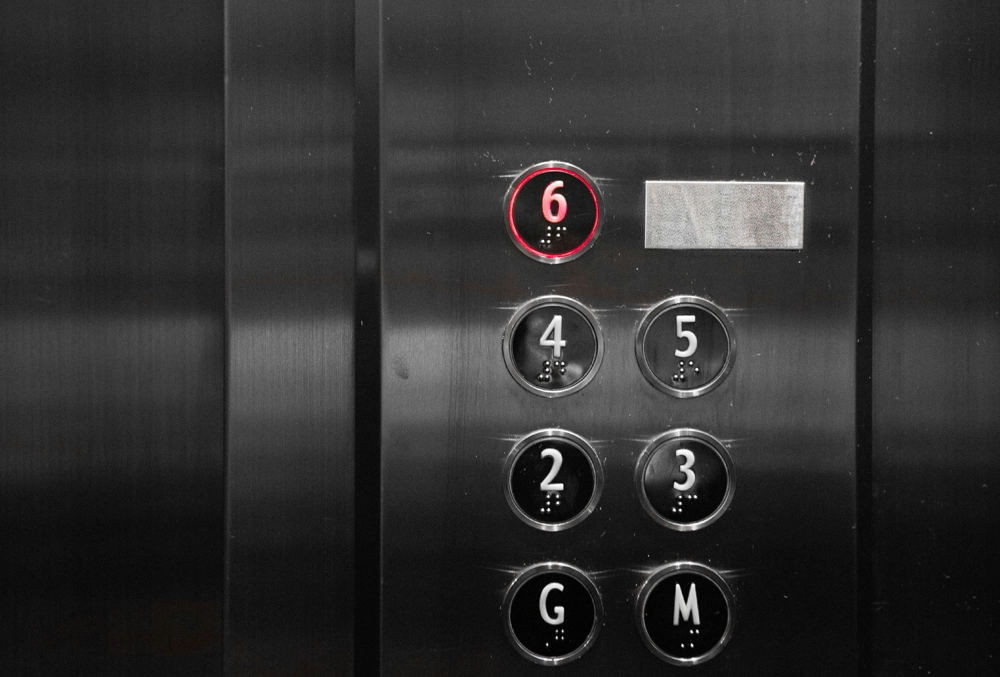 Mida teha, kui lift kukub alla